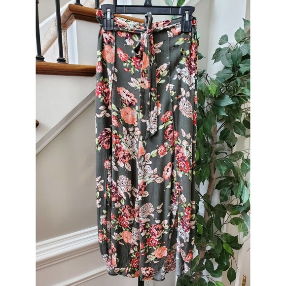 Xhilaration Women's Gray Floral 100% Rayon Comfort Waist Pull On Trouser Pant S - Picture 11 of 11